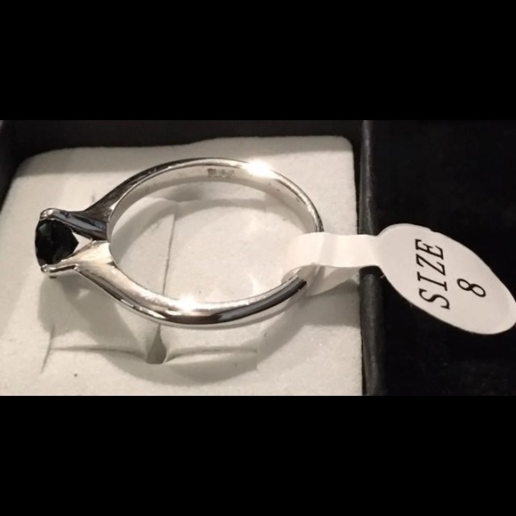 Ring sz 8 - Picture 2 of 4